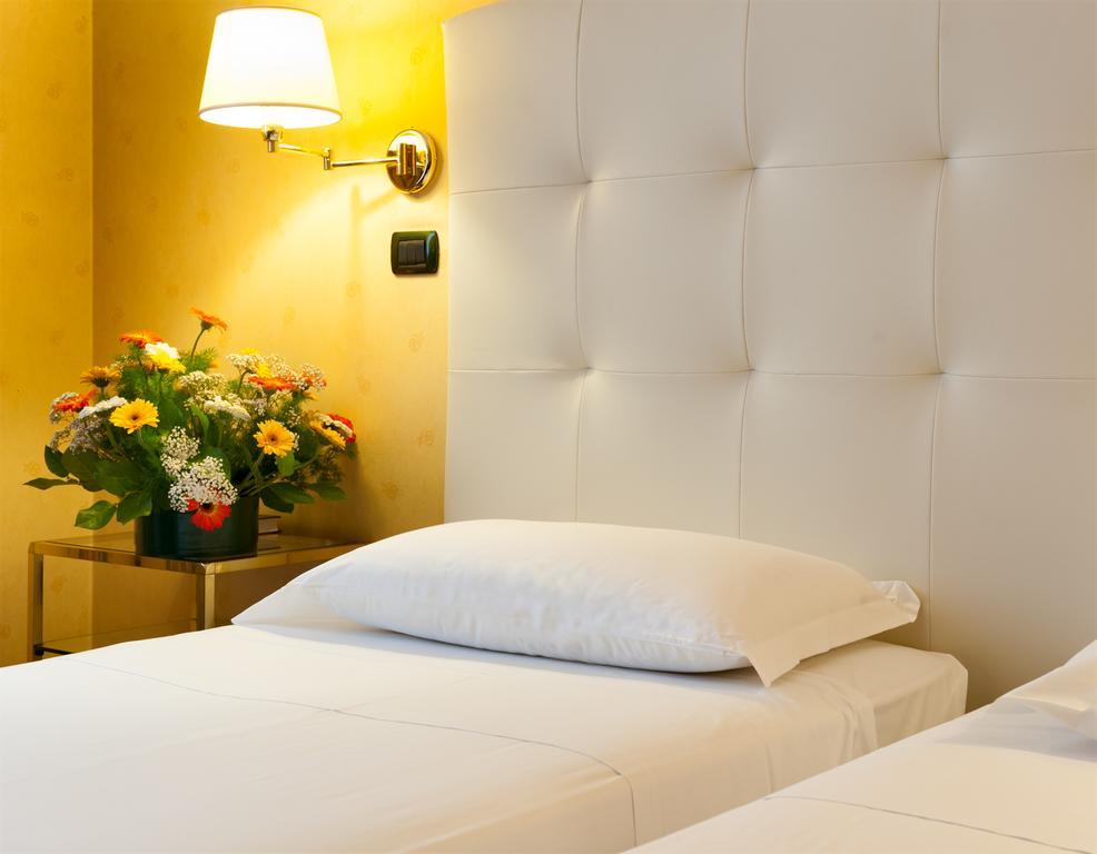 Quarto com 2 Camas de Solteiro